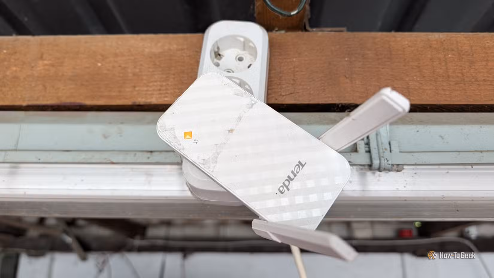 A Wi-Fi Extender 05