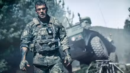 Alan Ritchson in War Machine.