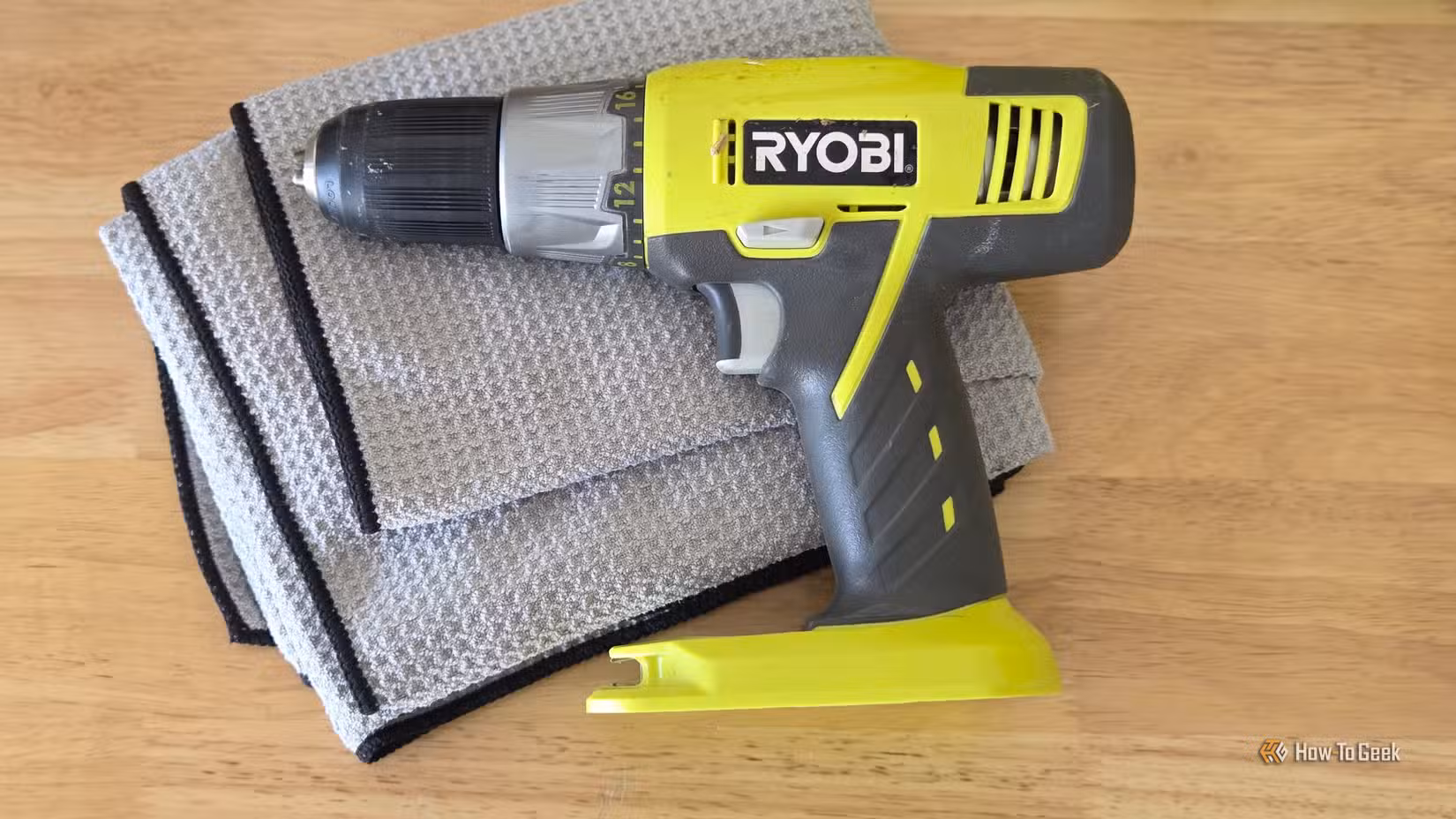cleaning a dirty Ryobi tool drill-1