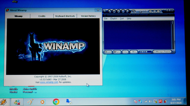 Winamp open on a Windows desktop.