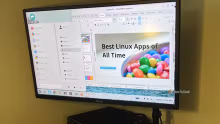 An image of Zorin OS running LibreOffice Impress. There is a banner on the slide that says Best Linux Apps of All Time