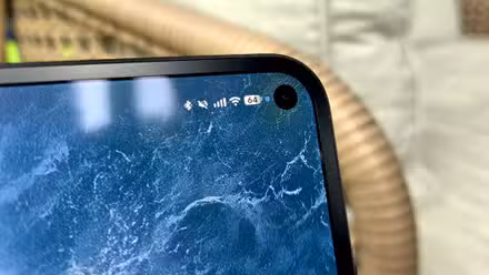Pixel 11 Pro Fold status bar icons