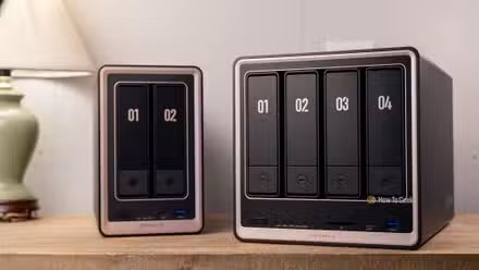 Ugreen DXP2800 GT beside Ugreen DXP4800 GT front size comparison.