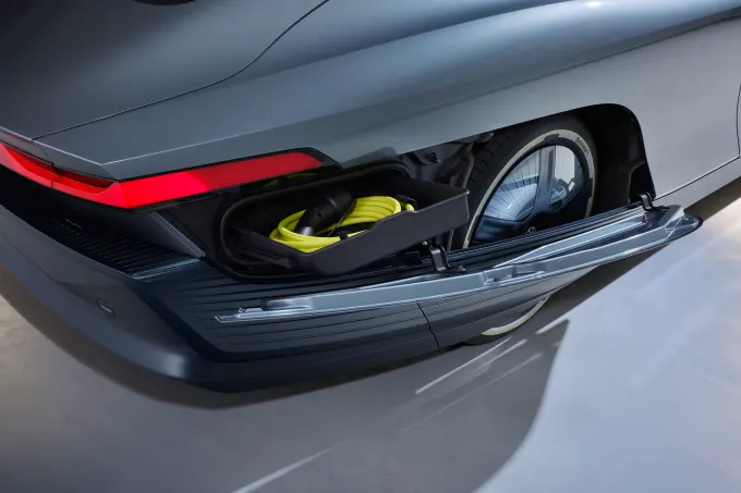 Additional storage space behind the rear wheel cover.